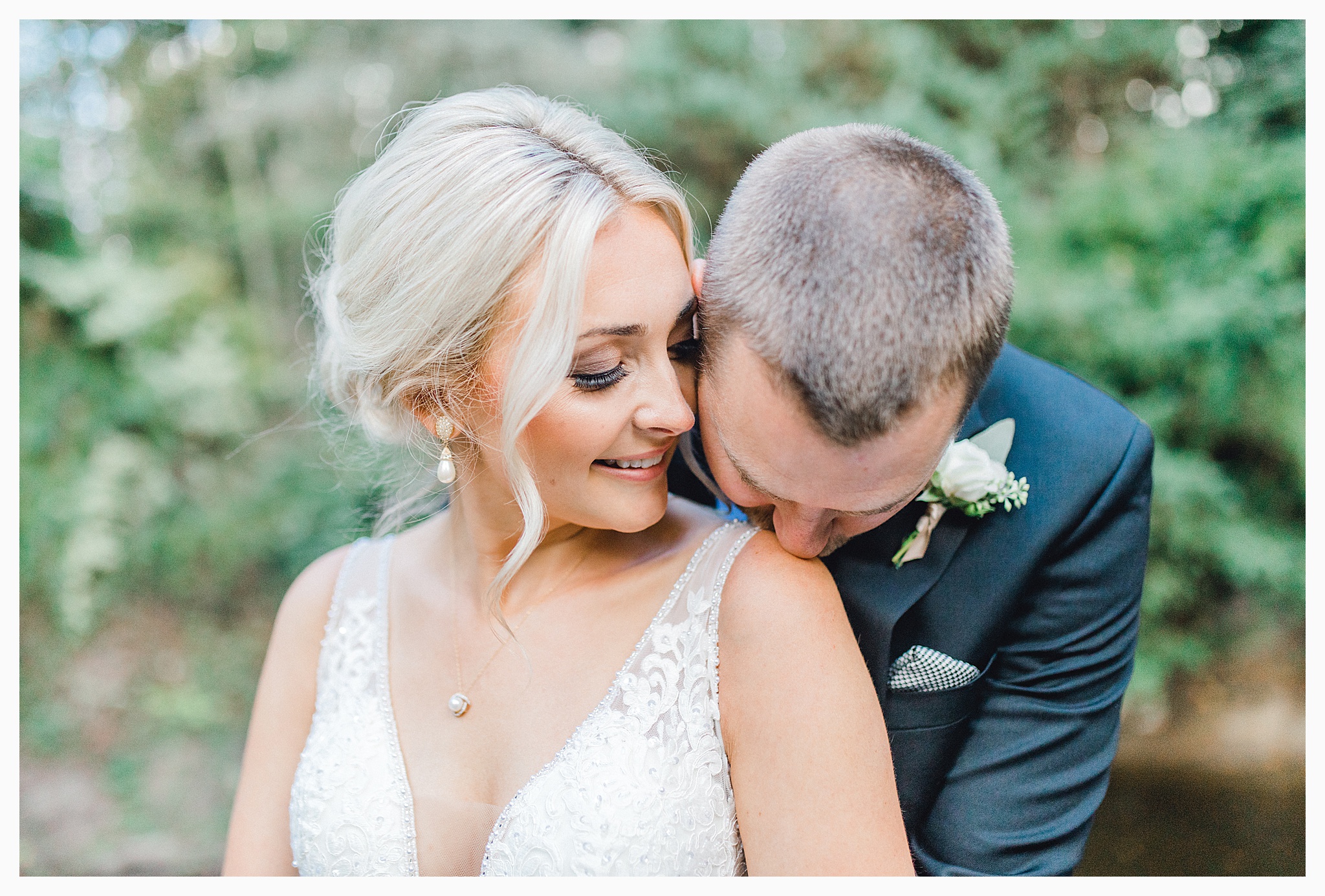 Emma Rose Company Light and Airy Wedding Photographer, Beautiful fall wedding at Rock Creek Gardens Venue in Puyallup, Washington._0033.jpg