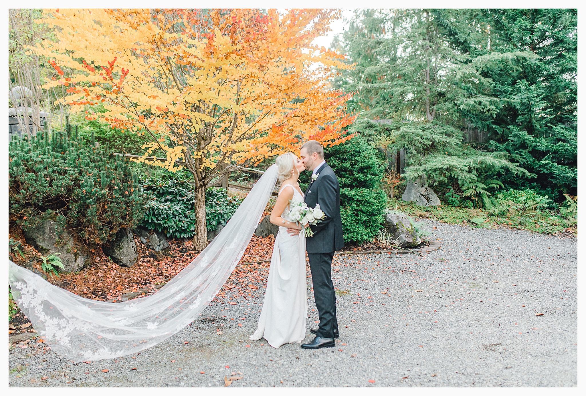 Emma Rose Company Light and Airy Wedding Photographer, Beautiful fall wedding at Rock Creek Gardens Venue in Puyallup, Washington._0084.jpg