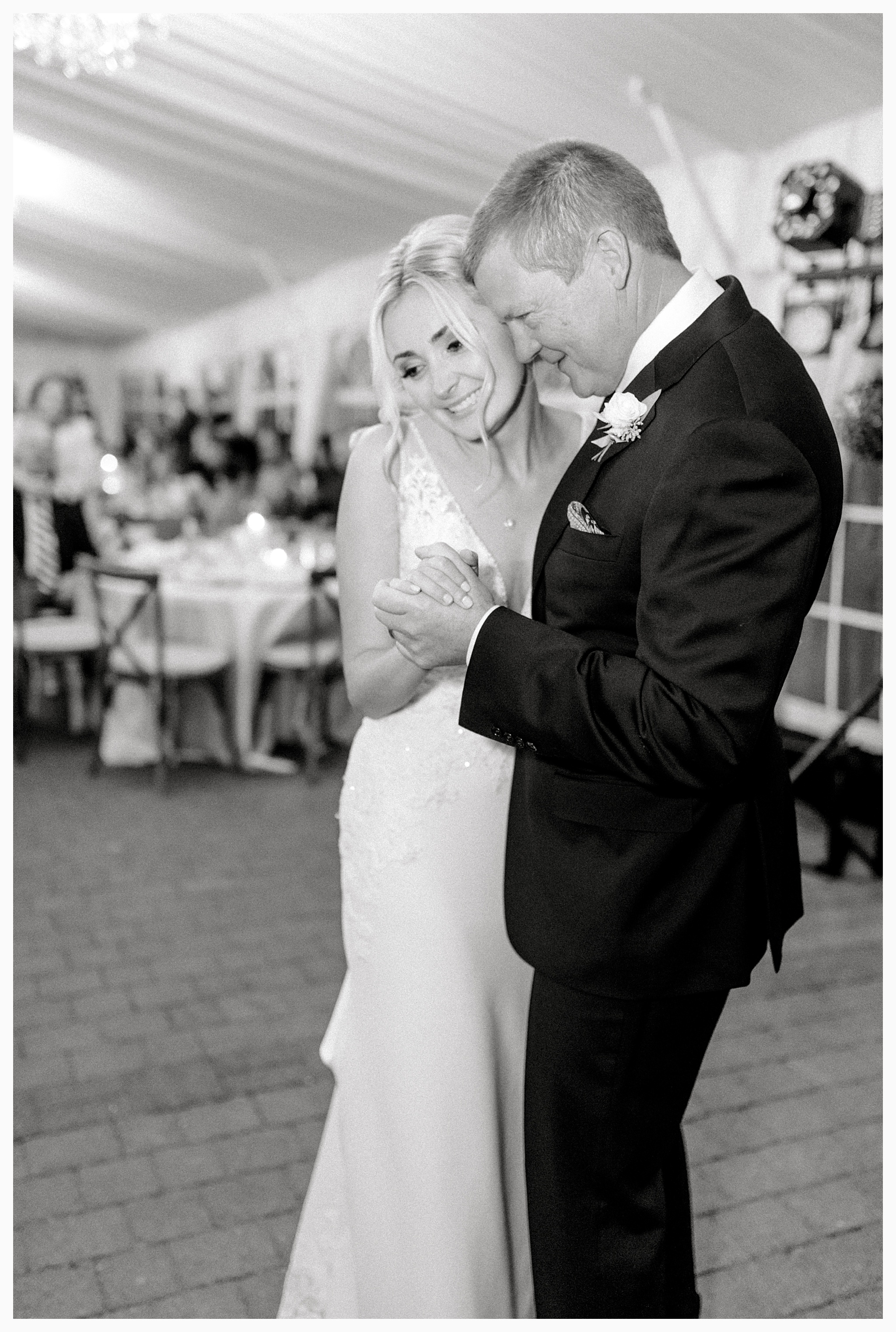 Emma Rose Company Light and Airy Wedding Photographer, Beautiful fall wedding at Rock Creek Gardens Venue in Puyallup, Washington._0112.jpg