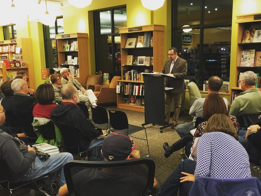  Kevin conducts a reading of his new nonfiction book,  American Sweepstakes , in front of a capacity crowd at Gibson's bookstore. 