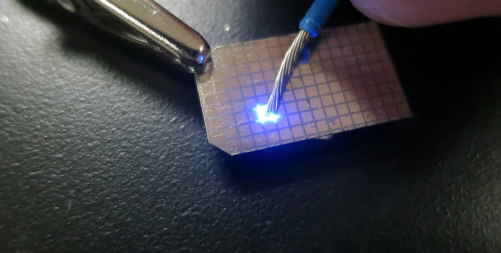 LED1.jpg