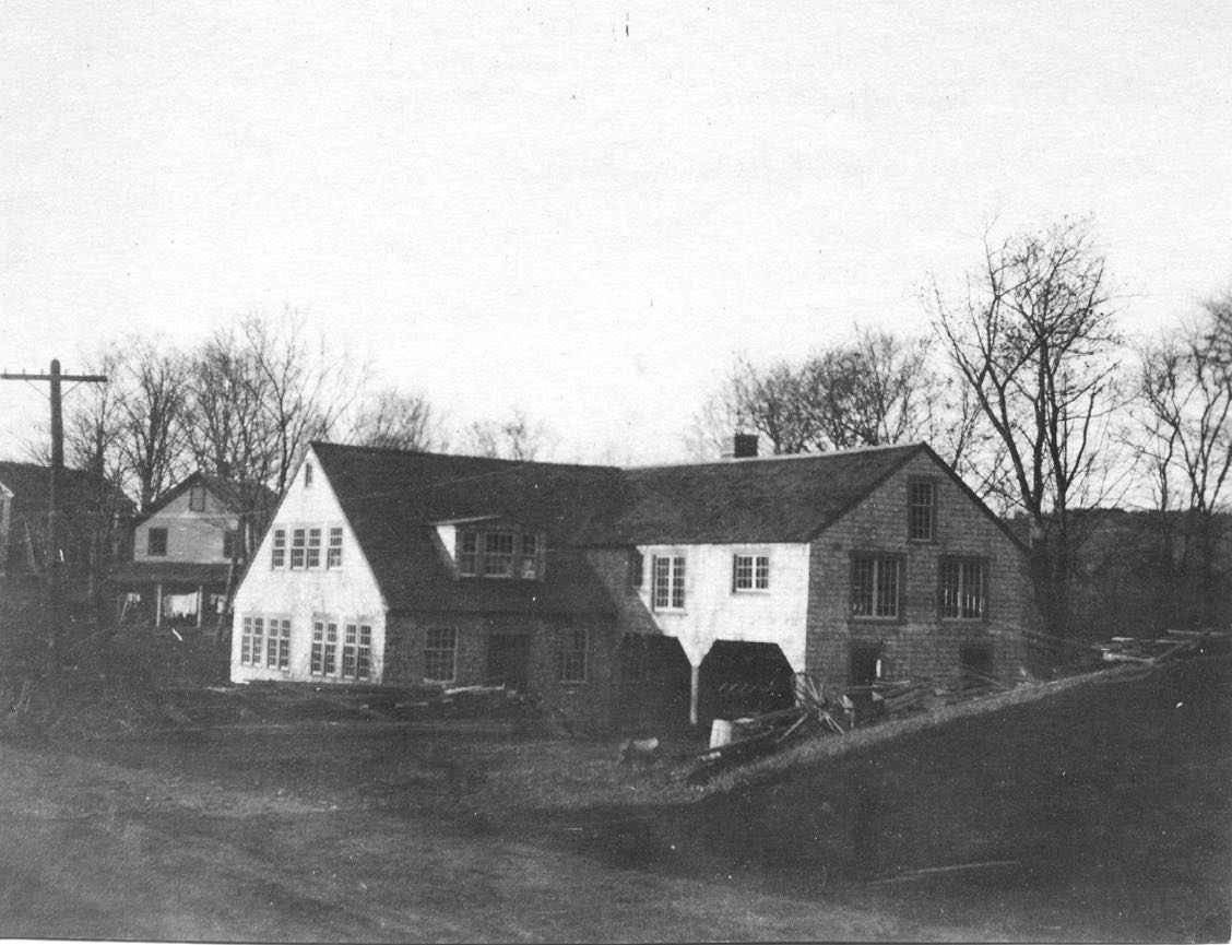 Early 1920's photograph of the mill.