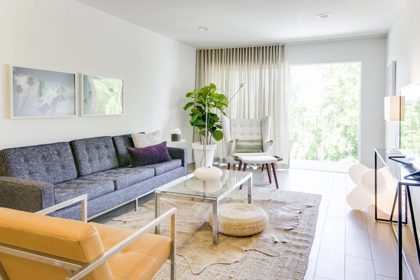 The Q LivingRm.jpg