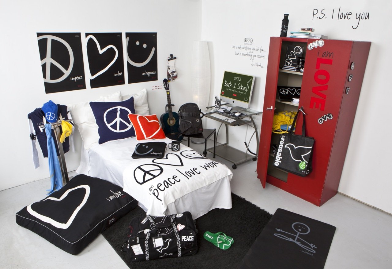 Peace Love World - Bedroom Display