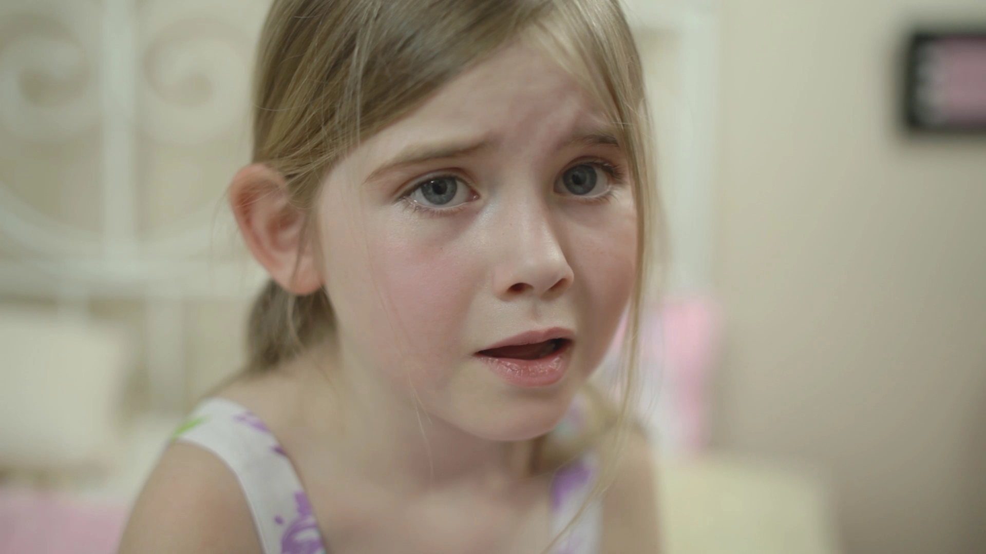 Mark Parks & Vincent Valentino - Soul Sisters Sisters play a game that reveals a terrible truth.