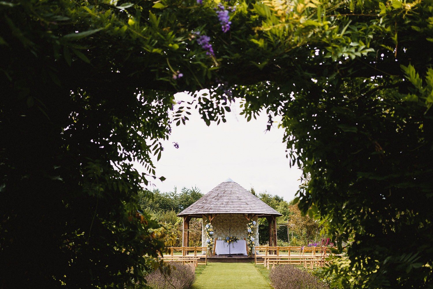 gardens-yalding-wedding-photographer-25.jpg