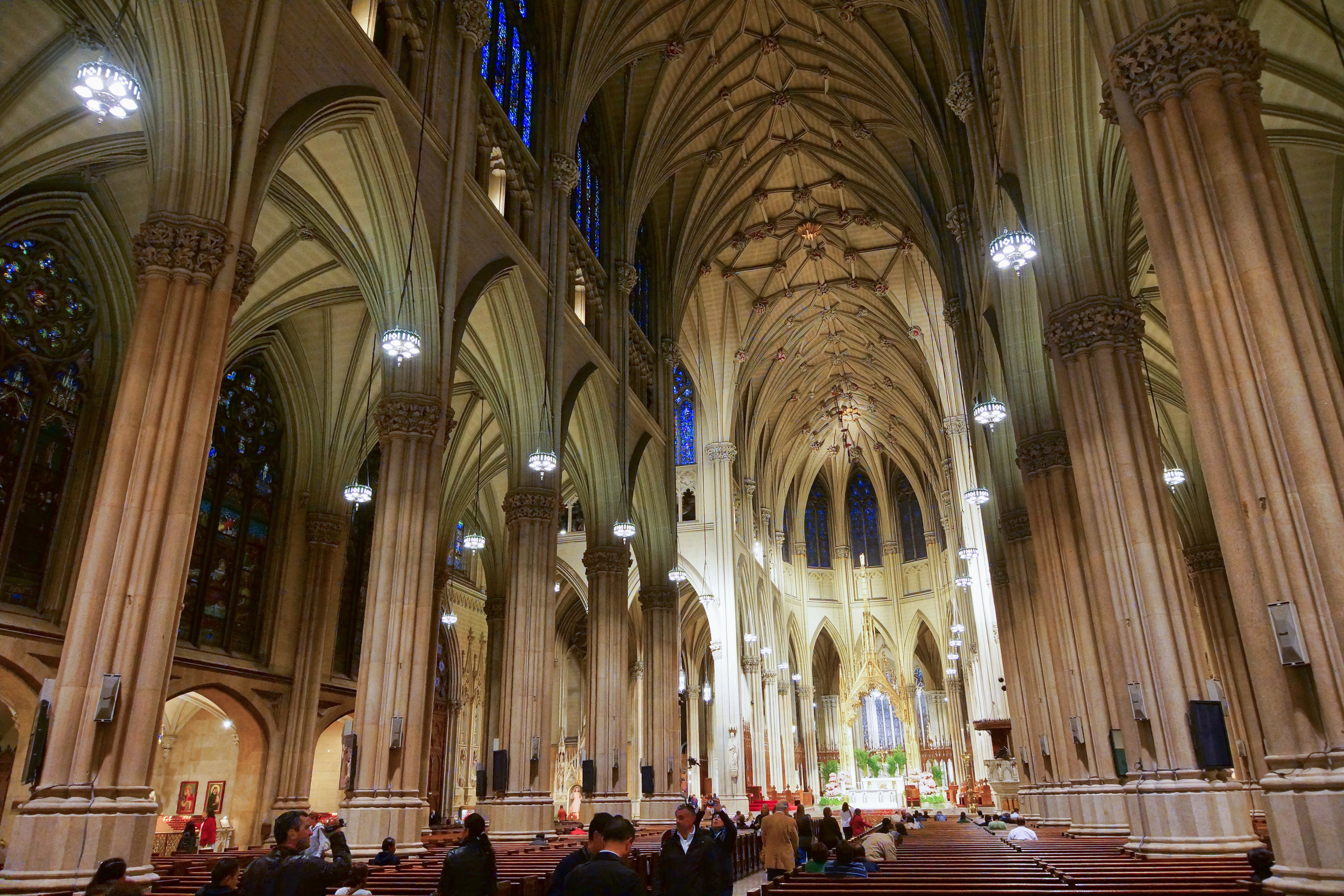 NYC_-_St._Patrick's_Cathedral_-_Interior.JPG