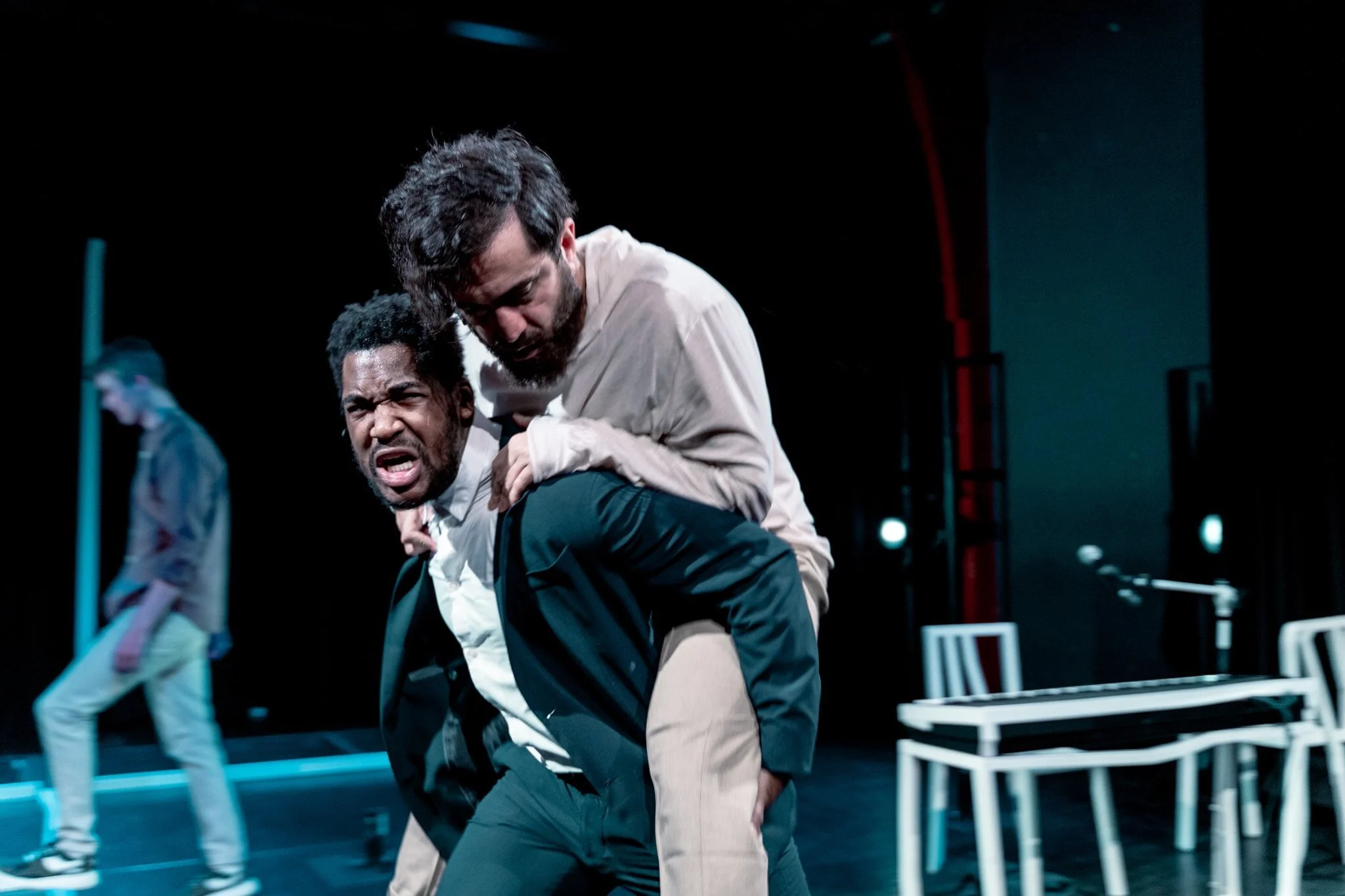 A seat at the Table - BLACK SHEEP CAN FLY / ALLES VOOR DE KUNSTEN / SAMAN AMINI / LIKEMINDS / HET NATIONALE THEATER