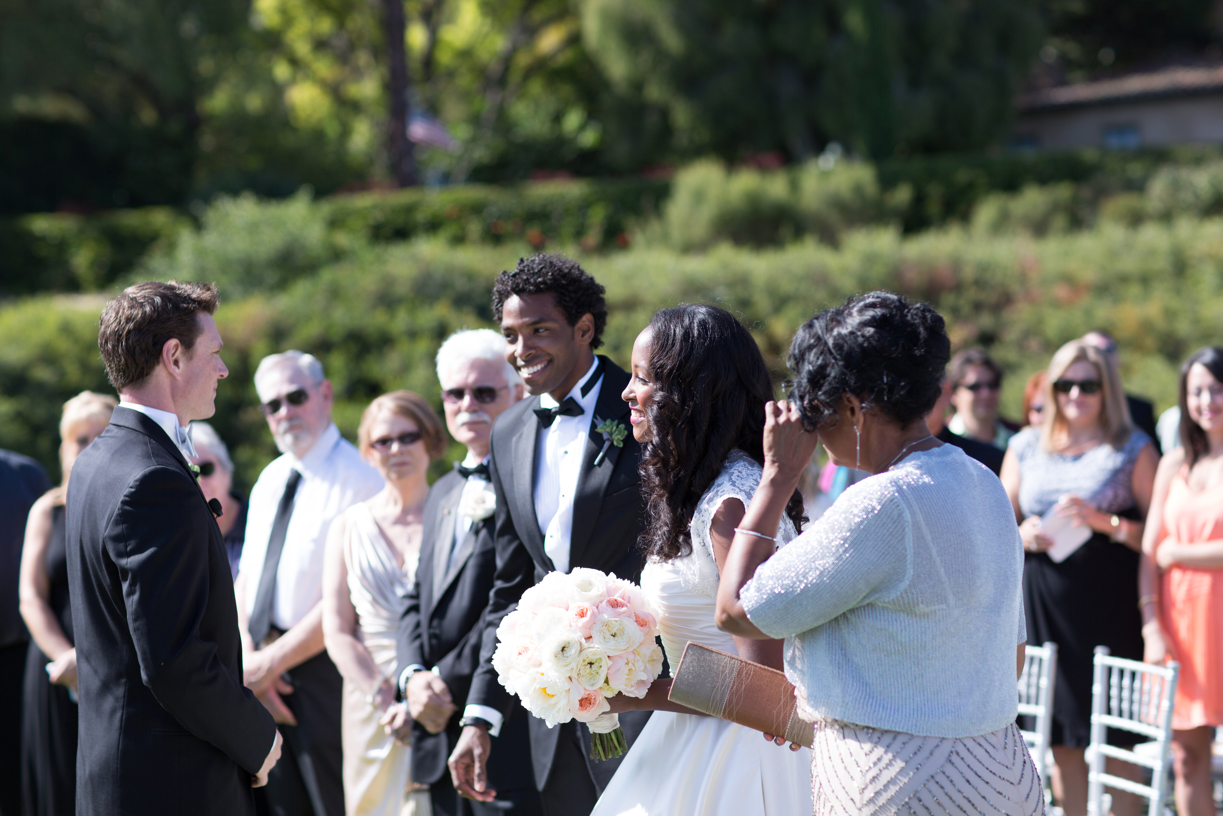 Wedding Ceremony at Montecito Country Club | Miriam Lindbeck | Photography by Anna Costa