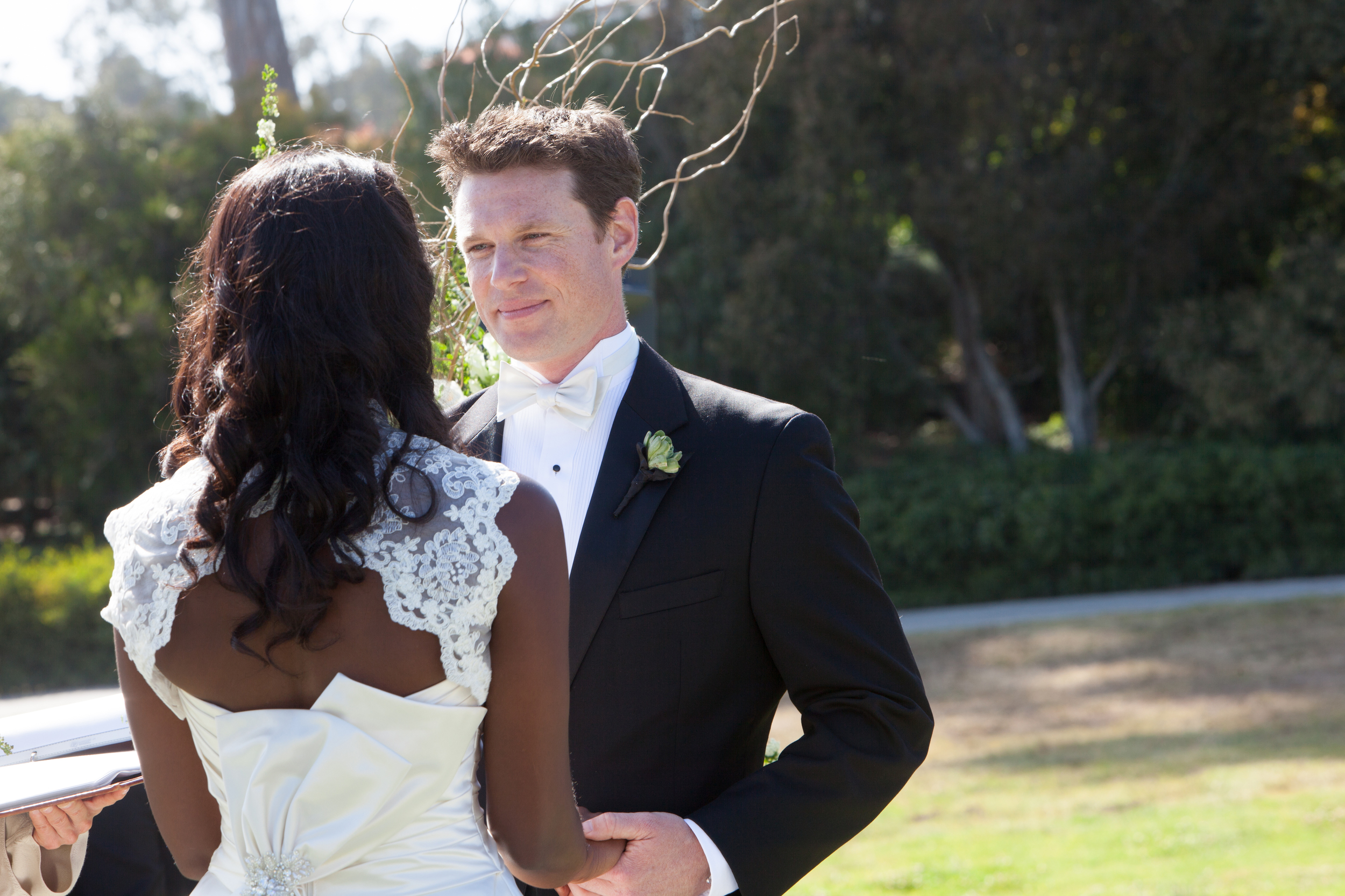 Wedding Ceremony at Montecito Country Club | Miriam Lindbeck | Photography by Anna Costa