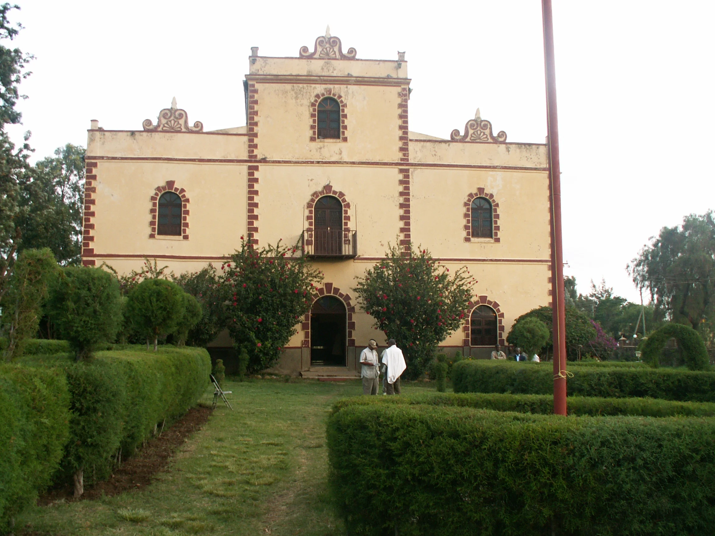 After many years of renovation, the Axumite Heritage Foundation opened the 'Inda Nebri'id to the public as Axum's first public library.