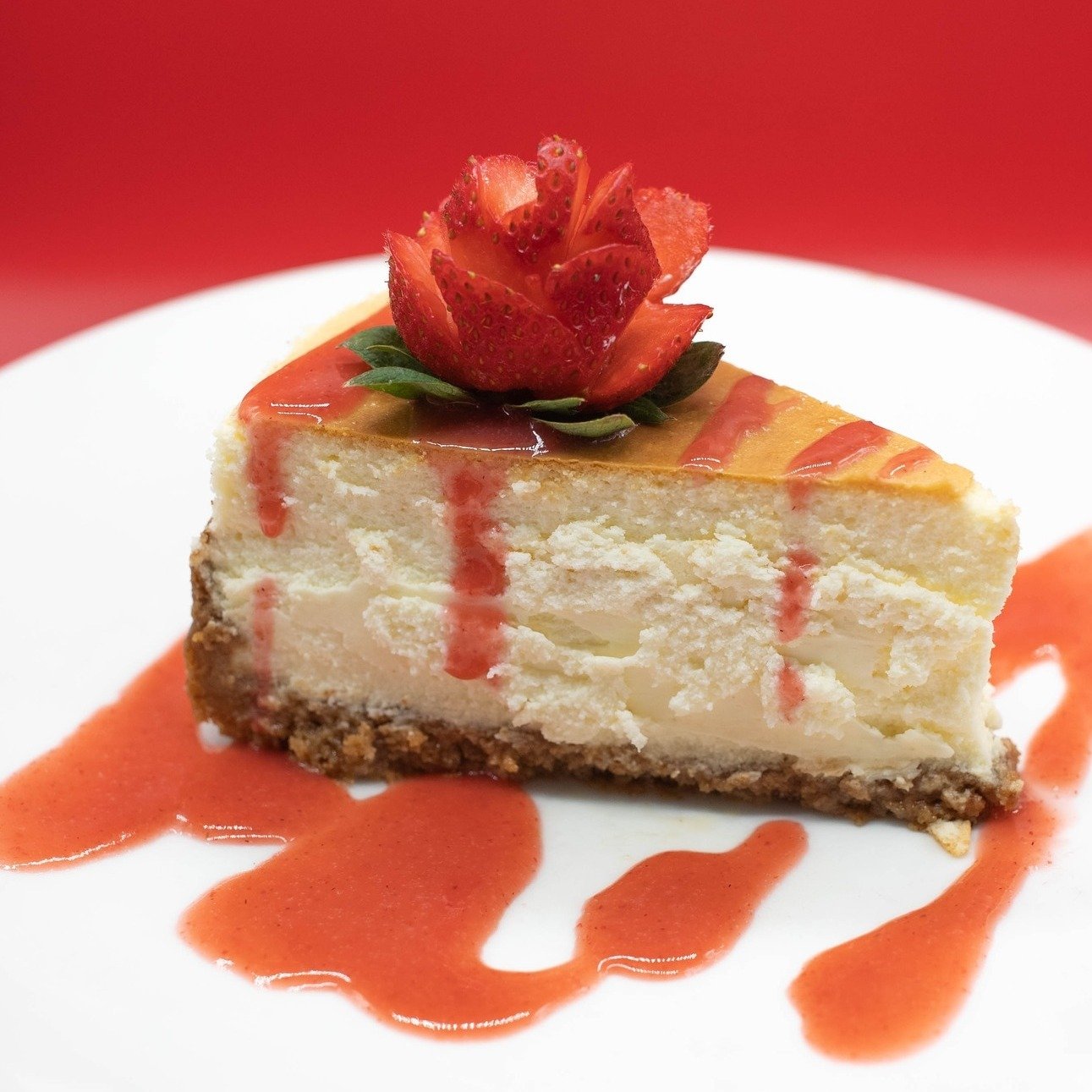 Napa Flats' Cheesecake is all about the grand finale &ndash; light, creamy, and waiting to be topped with your favorite melody of chocolate ganache, strawberry sauce, or caramel. What's your encore going to be? 🌟🍓🍰

#NapaFlats #NapaFlatsWoodFiredK