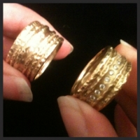 gold wedding bands 1.jpeg