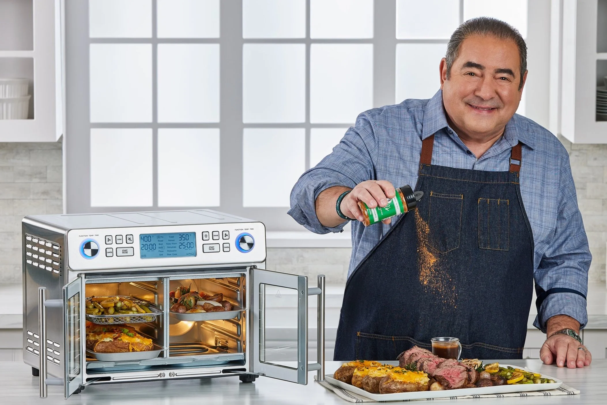 09102024_Emeril_DualZone_InStudio_3970_RETOUCHED_MWEB.jpg