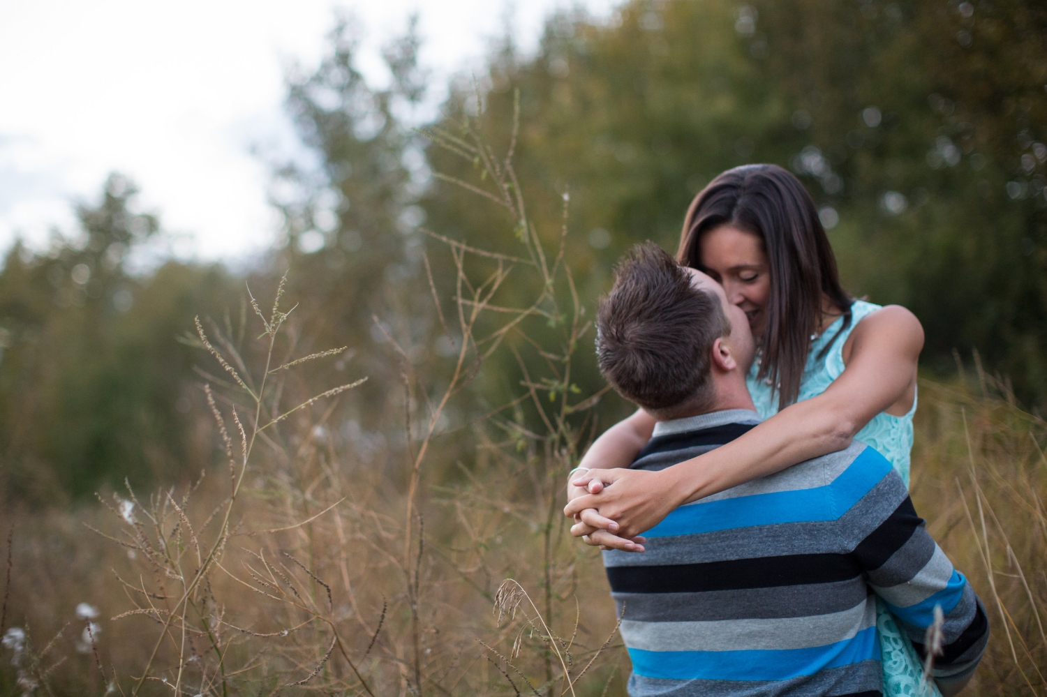 lakeside engagement session