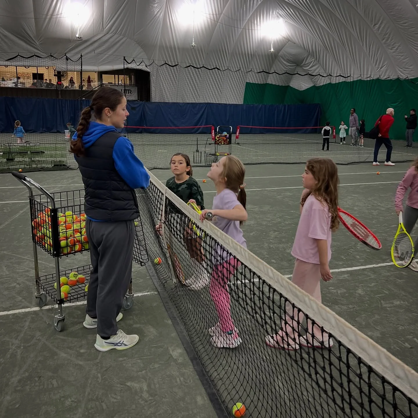 🍁 With outdoor fall sports ending, it’s time for junior indoor tennis! 
Fairfield’s fall Junior Academy Pathway is designed for driven players:
 ⚡ Green Ball Academy (ages 10–11)
 ⚡ Yellow Ball Academy (ages 12+)
 ⚡ High School JV