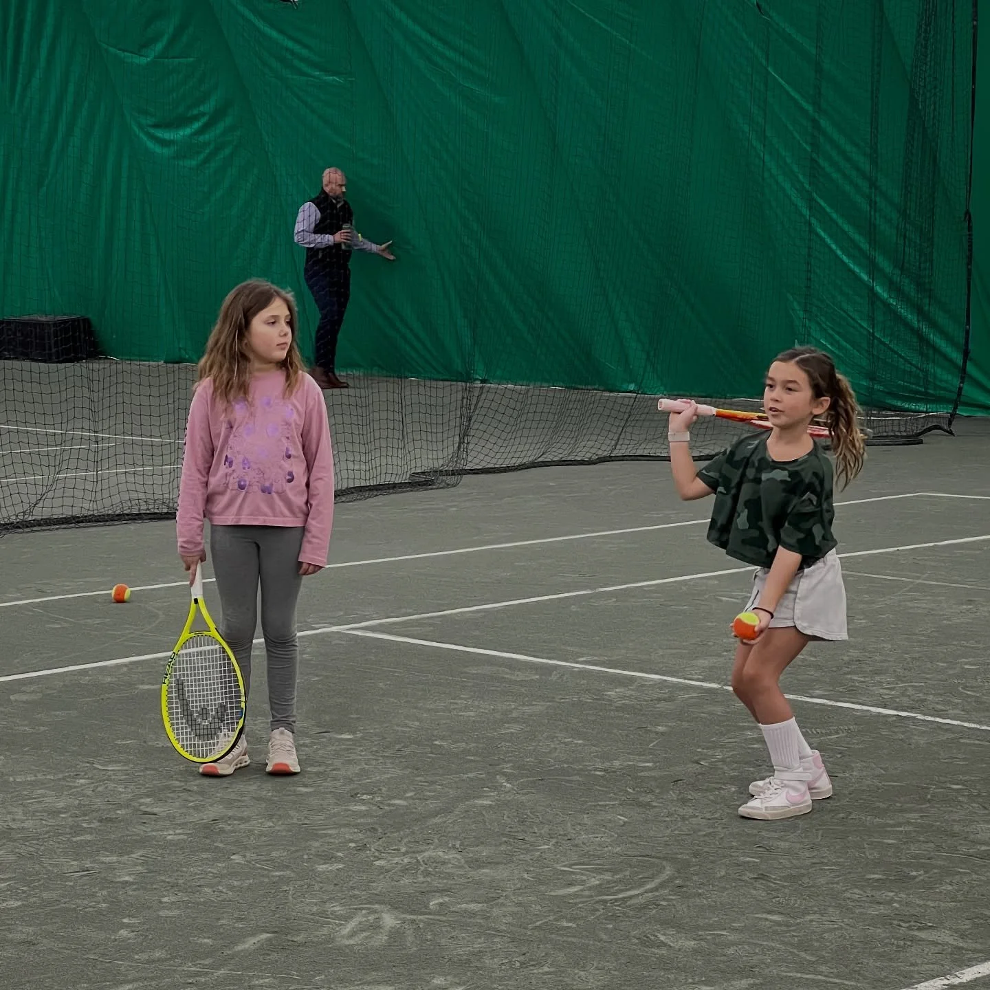 🚨 Next session of Junior Learn Tennis Now starts this November!
Beginner kids ages 3–12+ can learn the game in a fun, welcoming environment — no experience needed.
💲 $320 | 1 hour per week | 8 weeks
 📞 Reserve your child’s spo