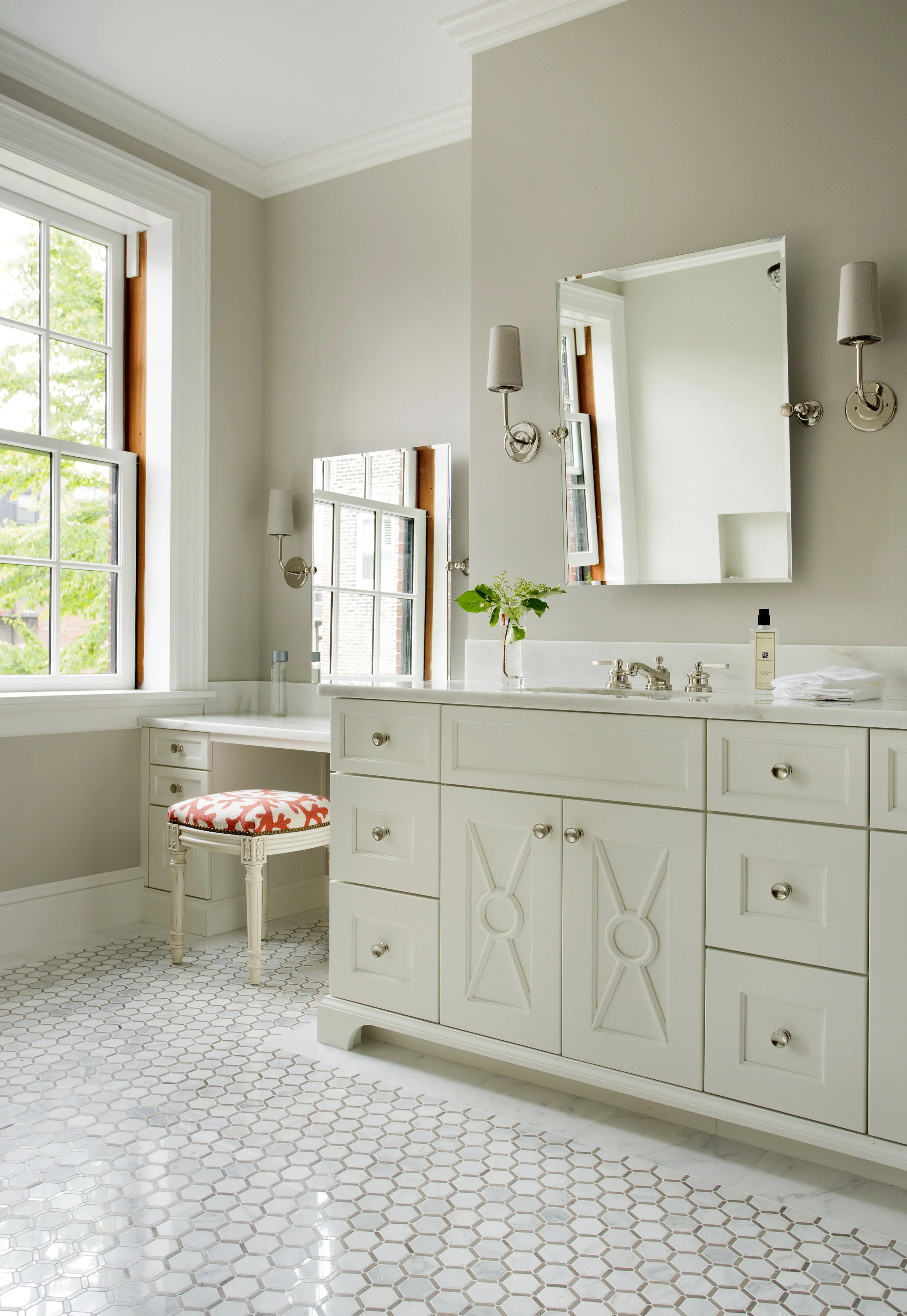 Angus Bealsey 5 14 Cedar St bathrm 2.jpg