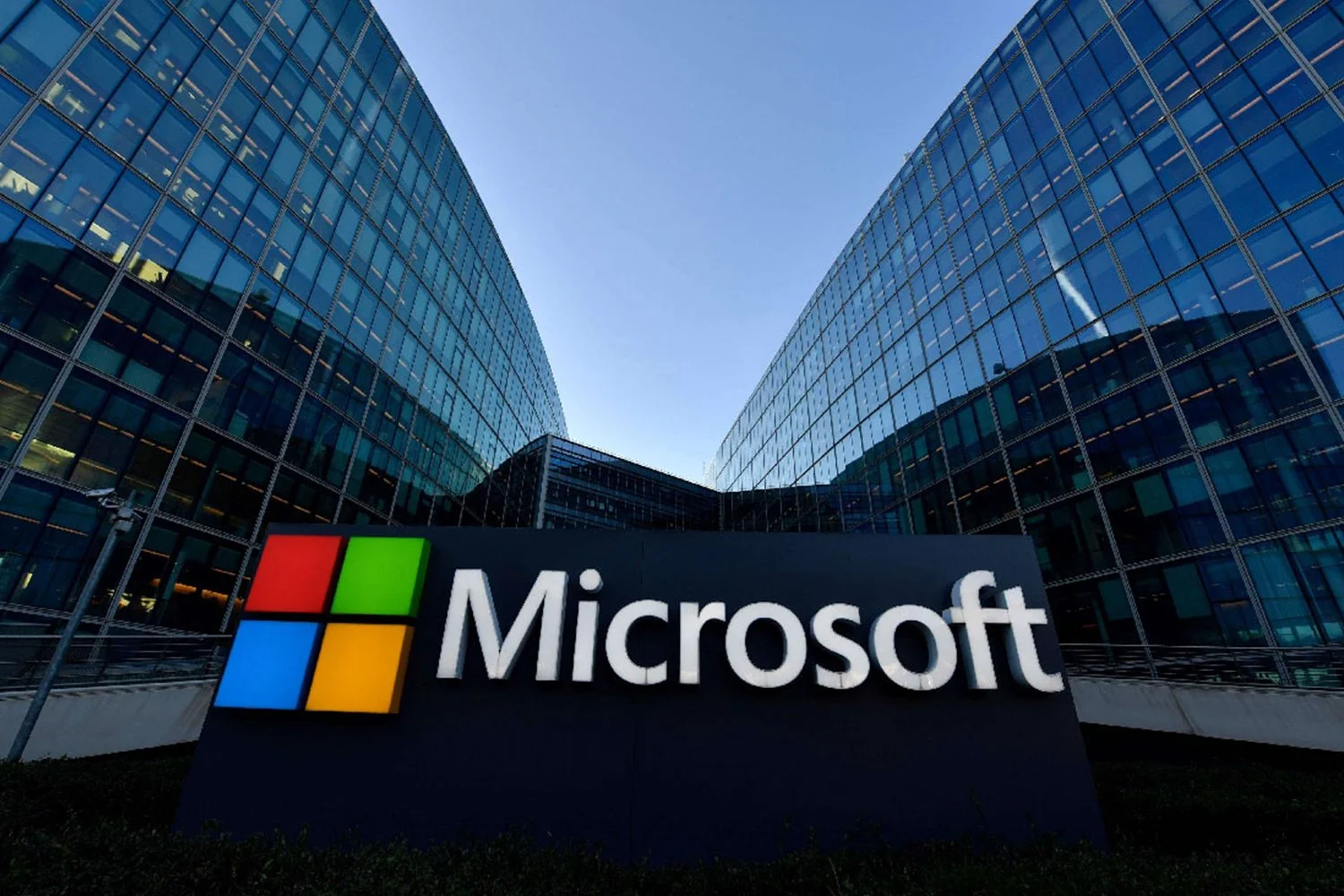 Microsoft ofrece incentivos económicos a más de 60.000 empleados para que abandonen voluntariamente la compañía