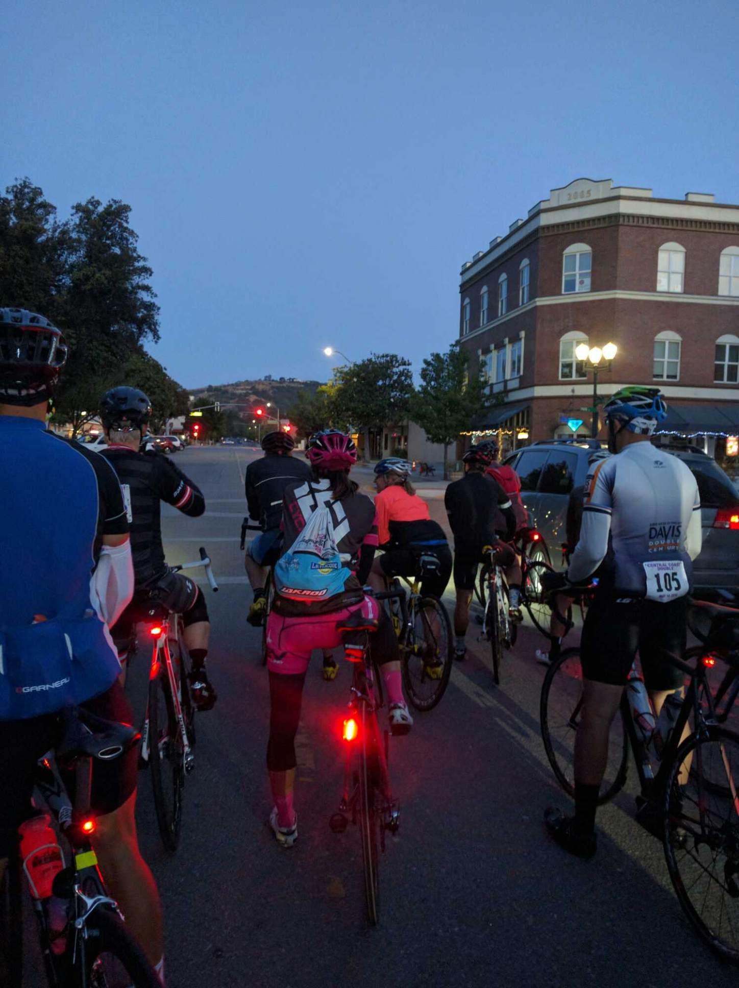 At the starting line, we receive information about check-in points and treacherous roads.