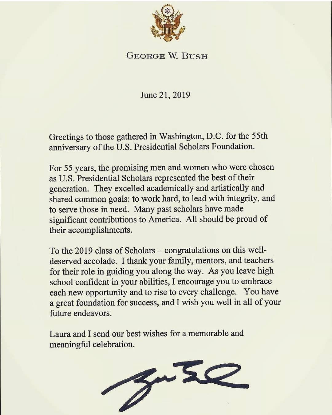 &quot;Work hard, lead with integrity, and serve those in need.&quot; That is the lifelong mission of a Presidential Scholar, described so well by #POTUS43 @georgewbush in this 2019 message from himself and @laurawbush 🇺🇸

#ArchivesSignatures #Archi