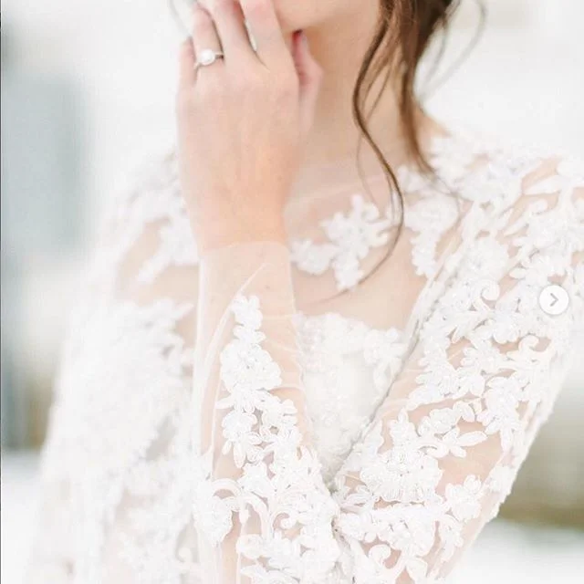 Whew, we would take spring right about now! But all this cold is a good excuse to cozy up to some bridal inspo right? We love these sleeves via @stylemepretty