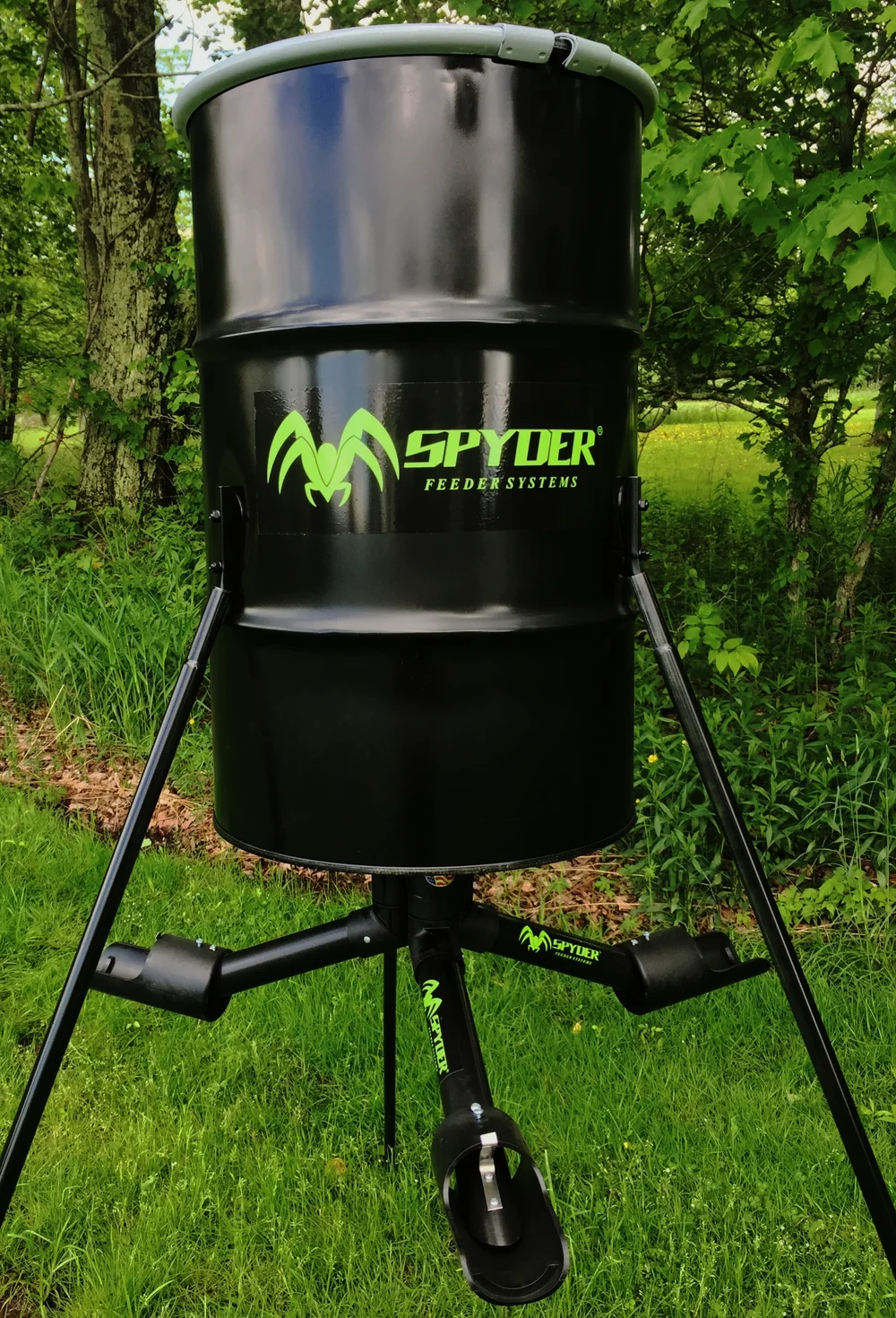 Automatic Deer Feeders 100 Made in the USA Spyder Gravity Feeders