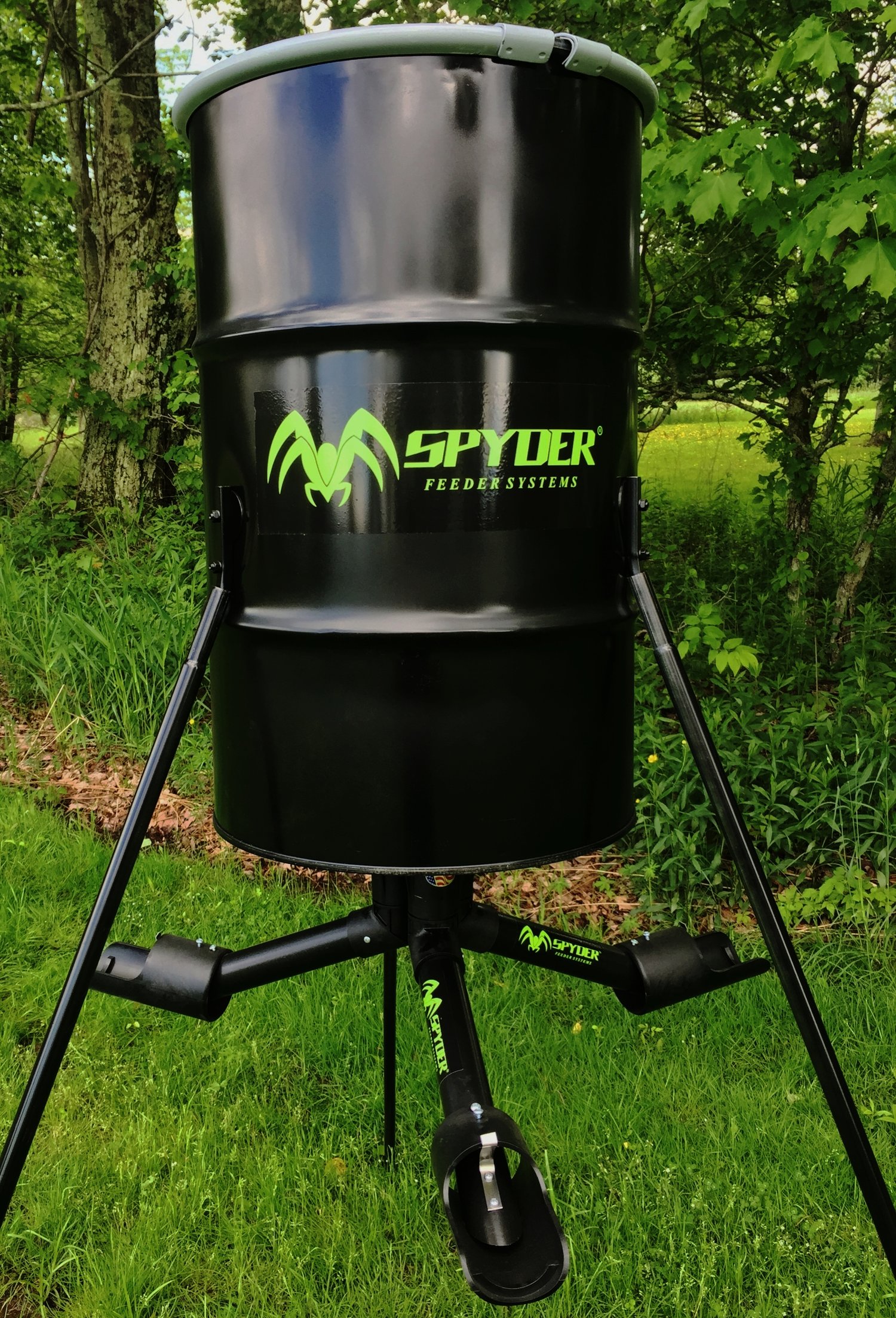 Automatic Deer Feeders 100 Made in the USA Spyder Gravity Feeders