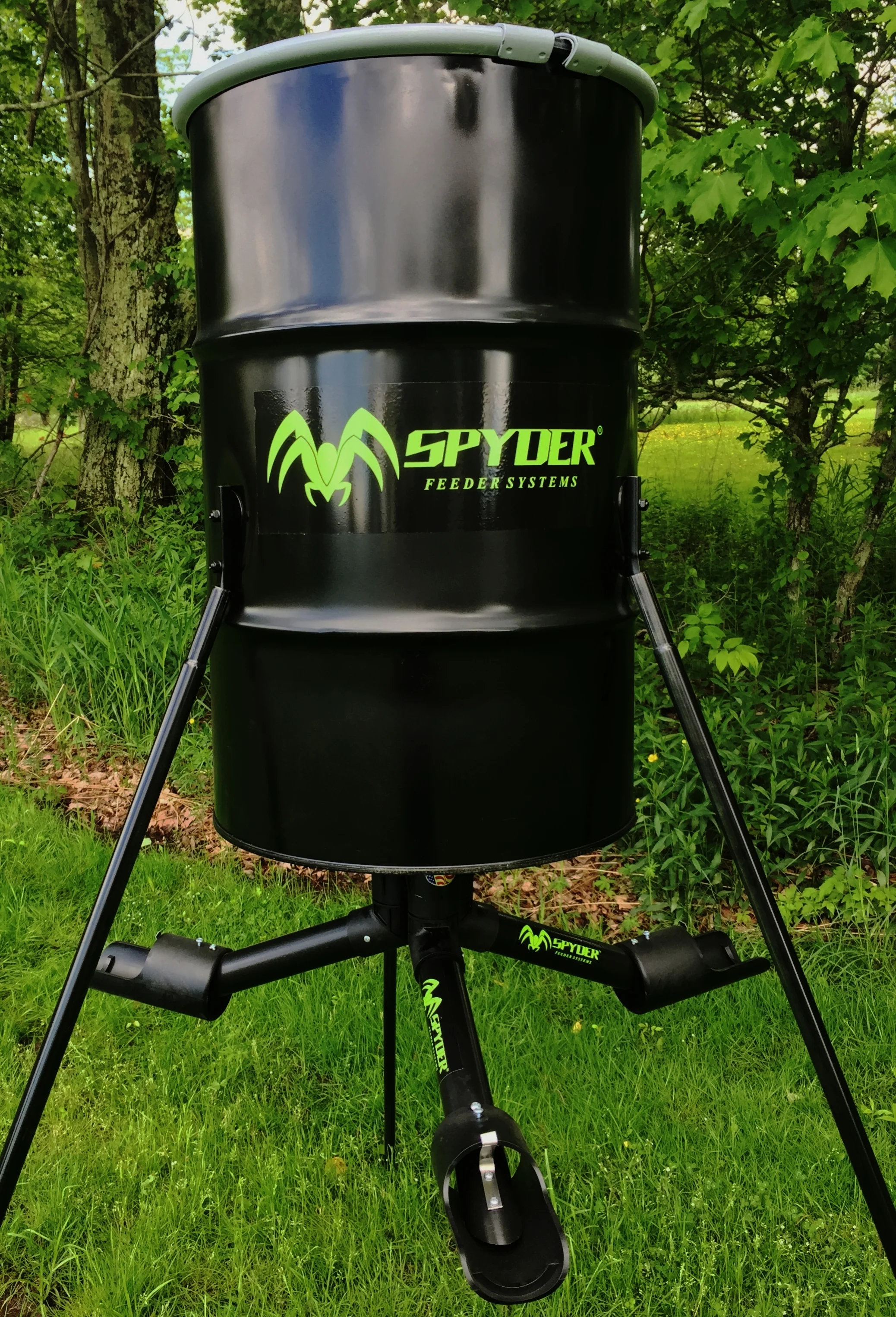Automatic Deer Feeders 100 Made In The Usa Spyder Gravity Feeders