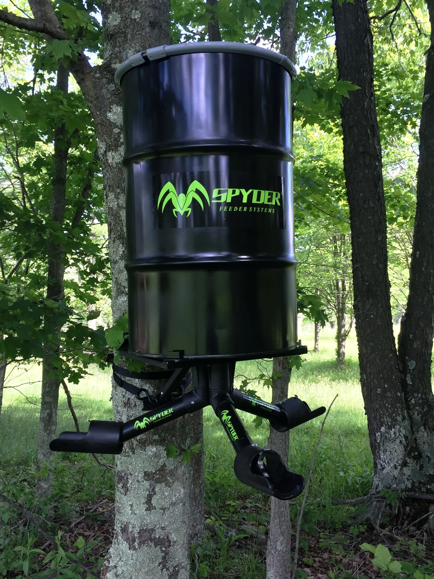 Automatic Deer Feeders 100 Made in the USA Spyder Gravity Feeders