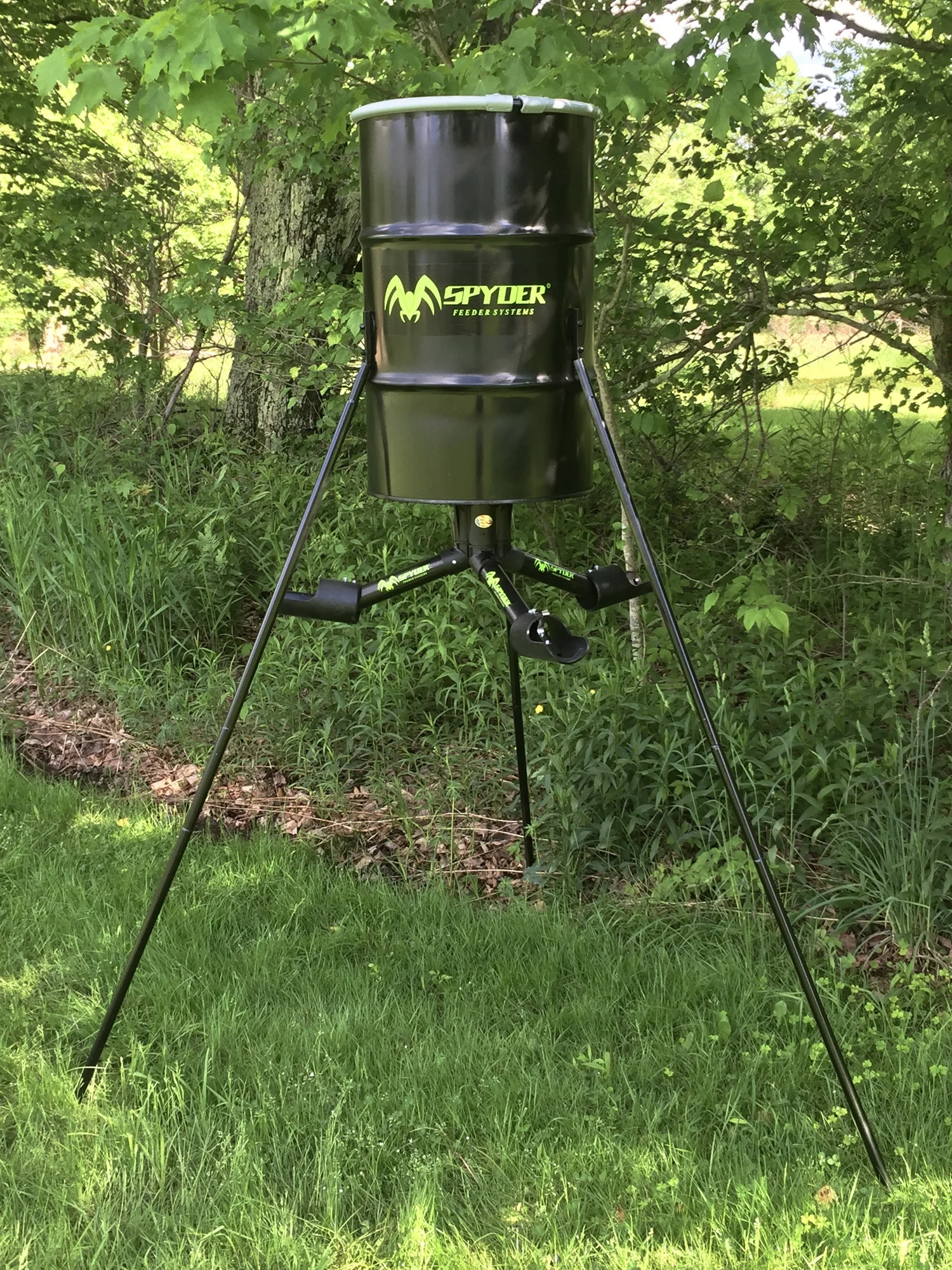Game Feeders 100 Made in the USA Spyder Gravity Feeders