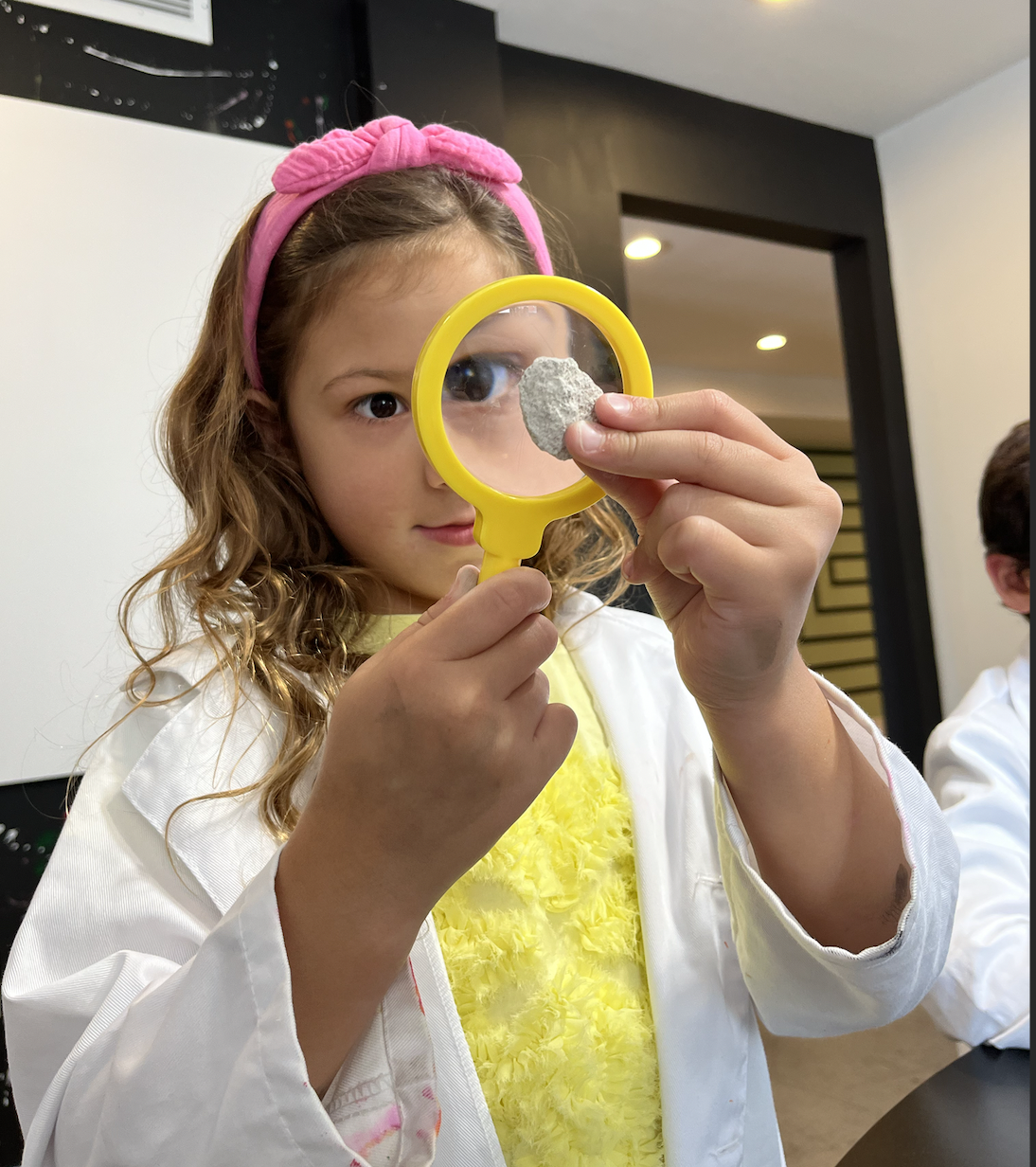 children doing experiment