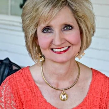 Mitzi-bio-pic-5-1-400x400.jpg