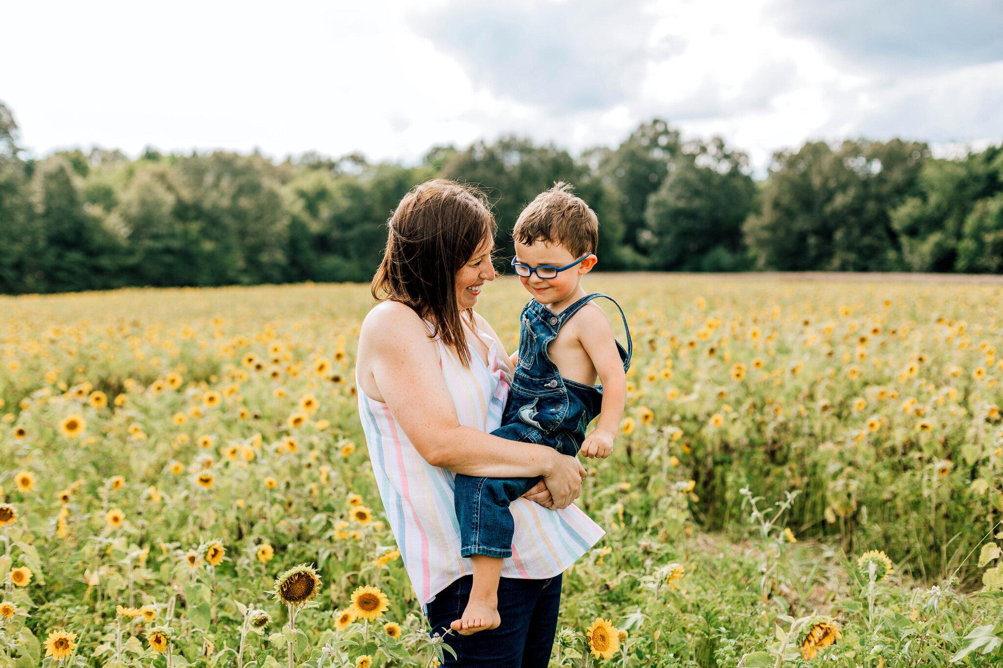 Sunflower Family Session | Cord, Arkansas | As The Crow Flies Photographer