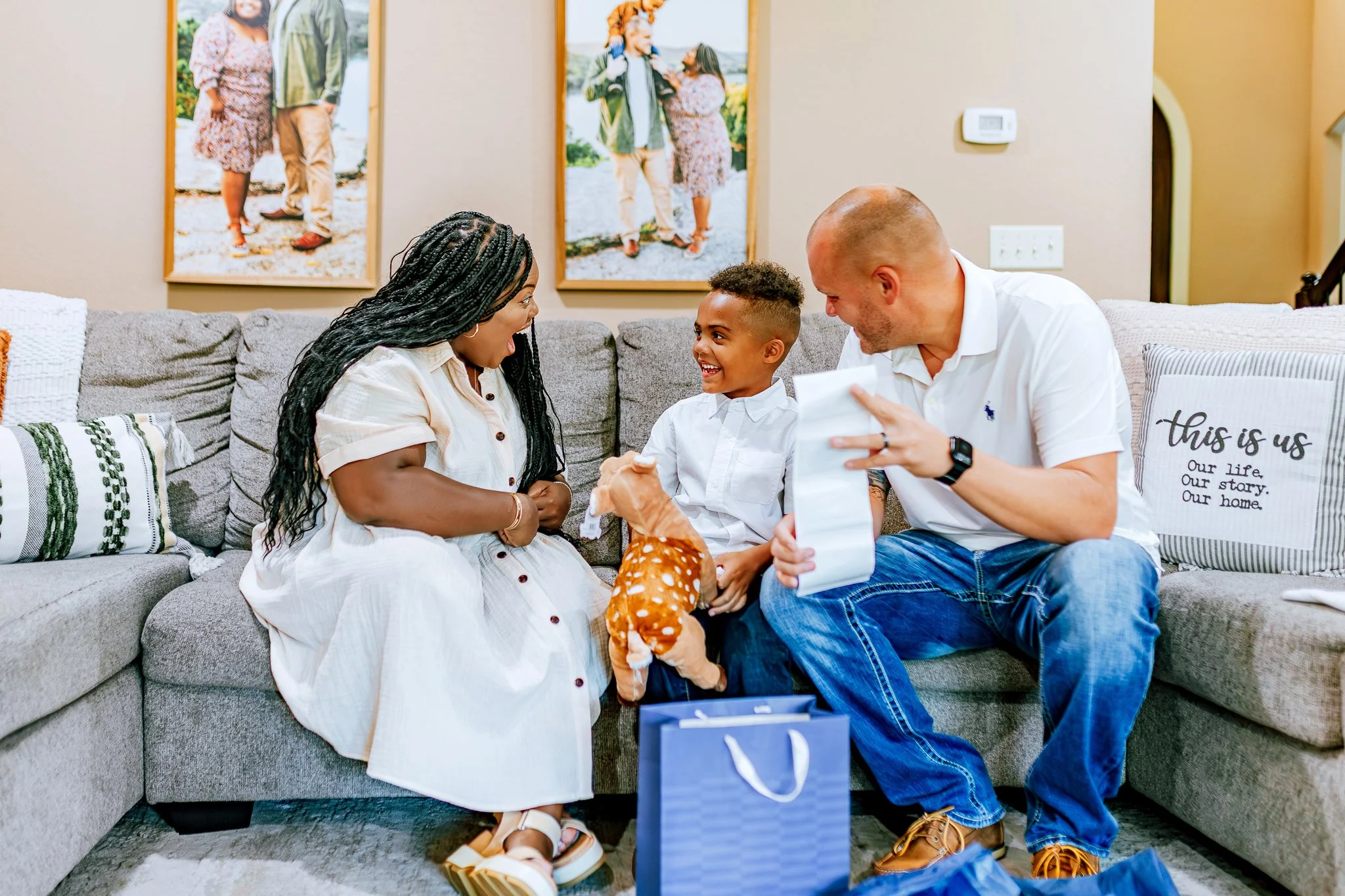 Arkansas Pregnancy Announcement Photographer | The Eckard Family's In-Home Session