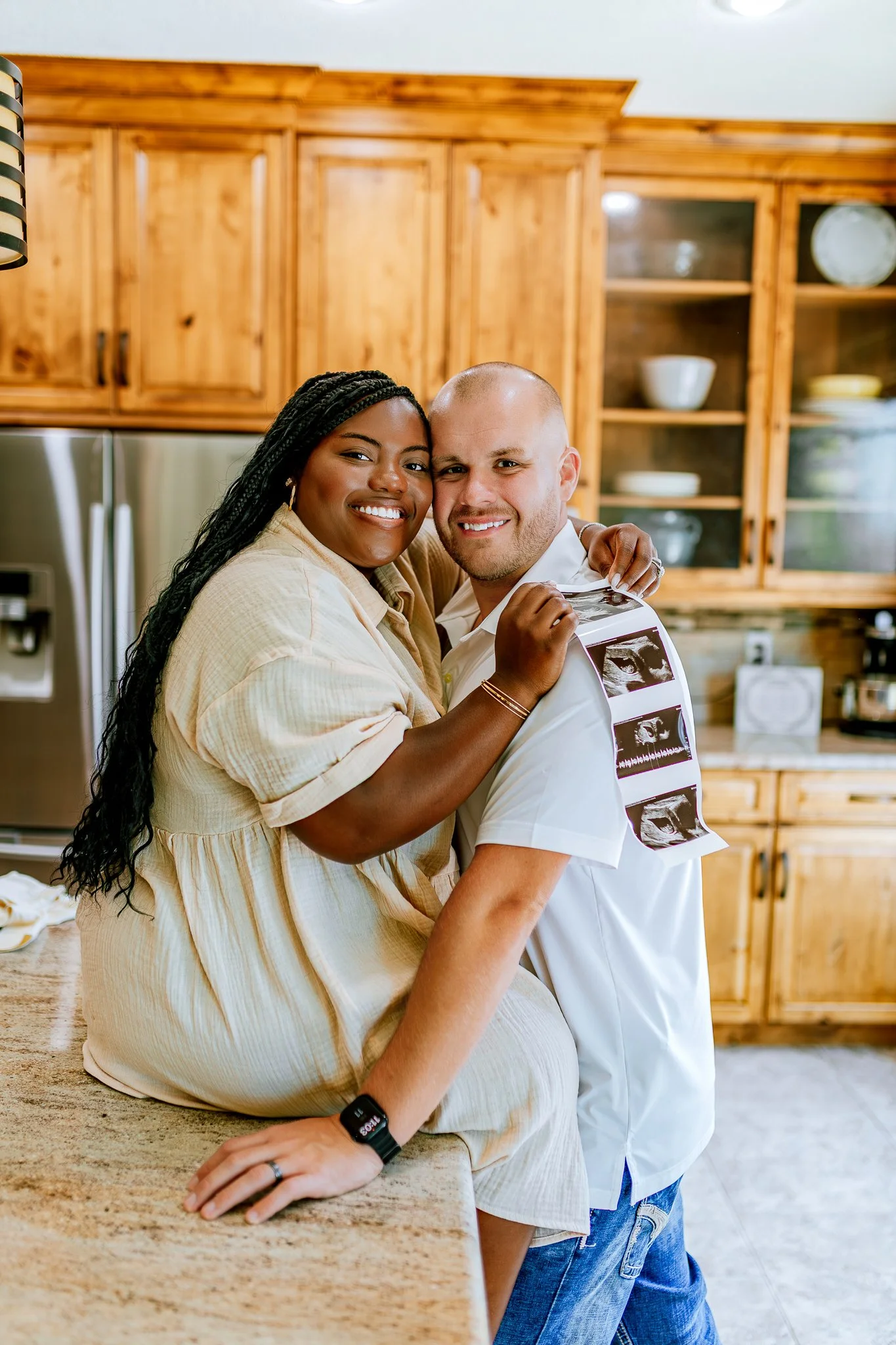 Arkansas Pregnancy Announcement Photographer | The Eckard Family's In-Home Session