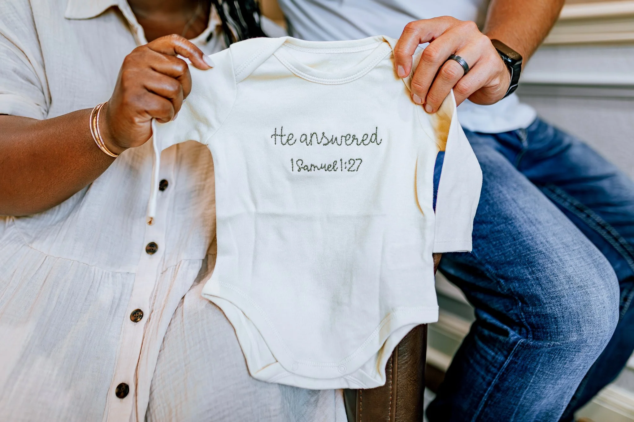 Arkansas Pregnancy Announcement Photographer | The Eckard Family's In-Home Session