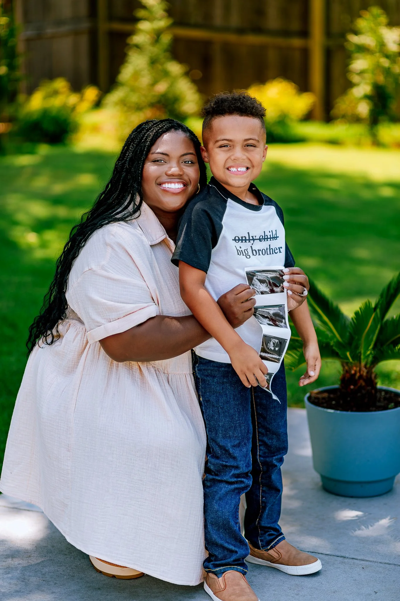 Arkansas Pregnancy Announcement Photographer | The Eckard Family's In-Home Session