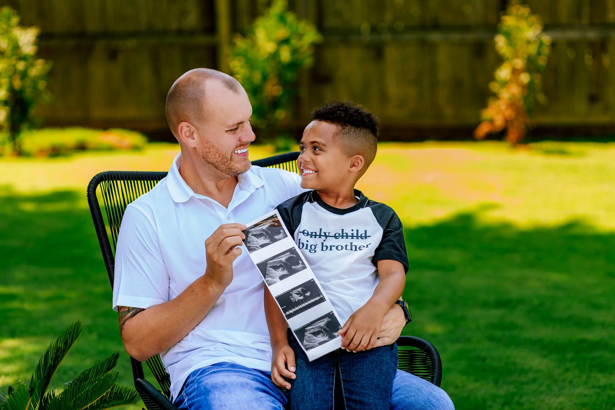 Arkansas Pregnancy Announcement Photographer | The Eckard Family's In-Home Session