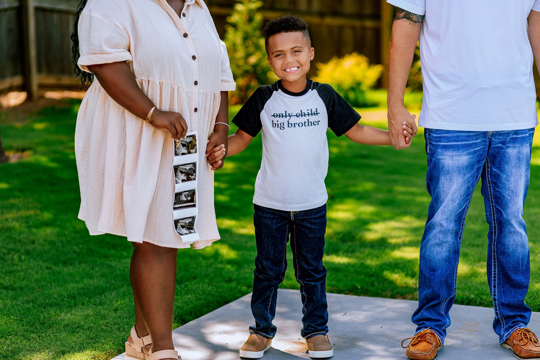 Arkansas Pregnancy Announcement Photographer | The Eckard Family's In-Home Session