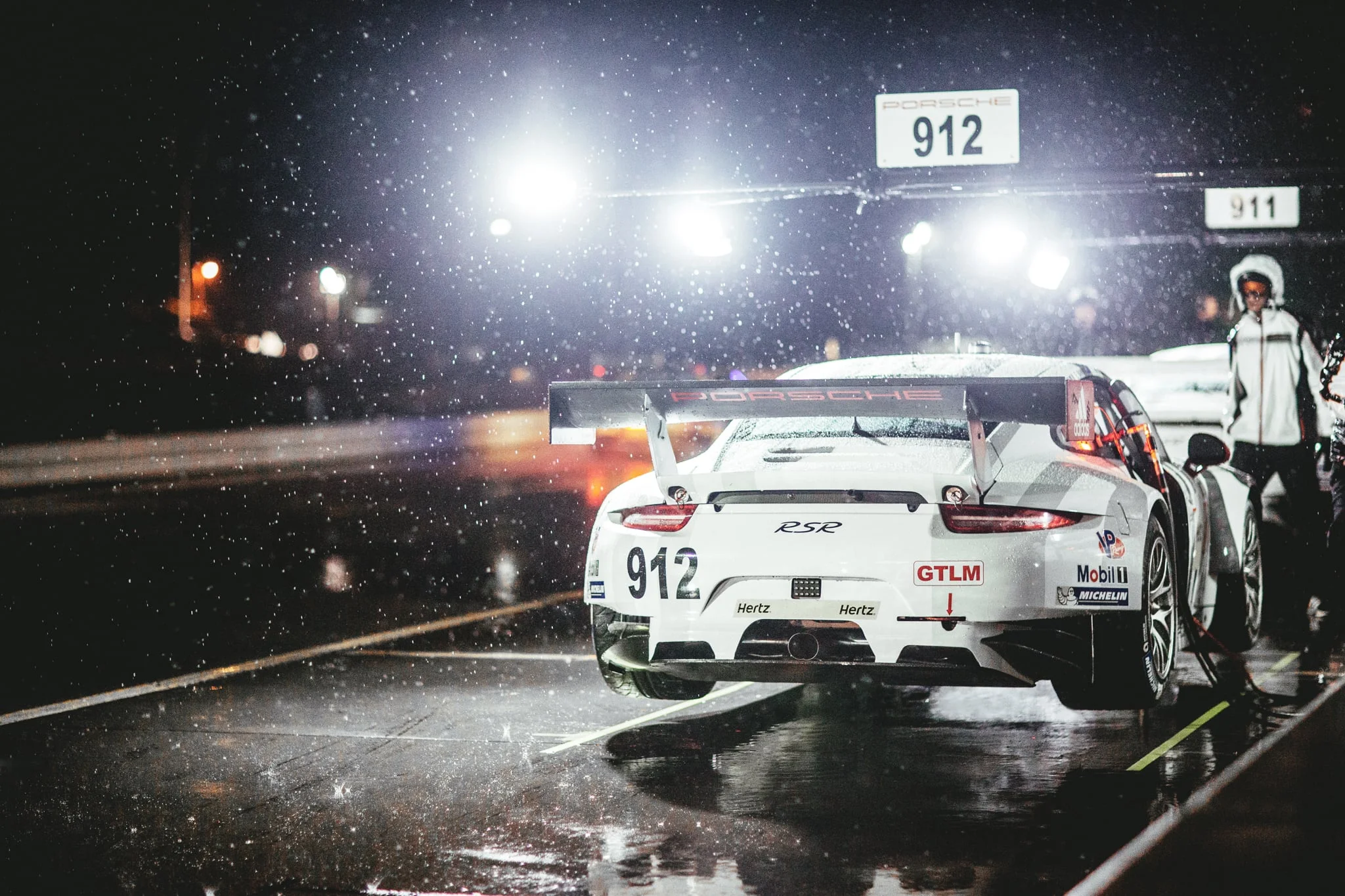 Porsche-Floater.jpg