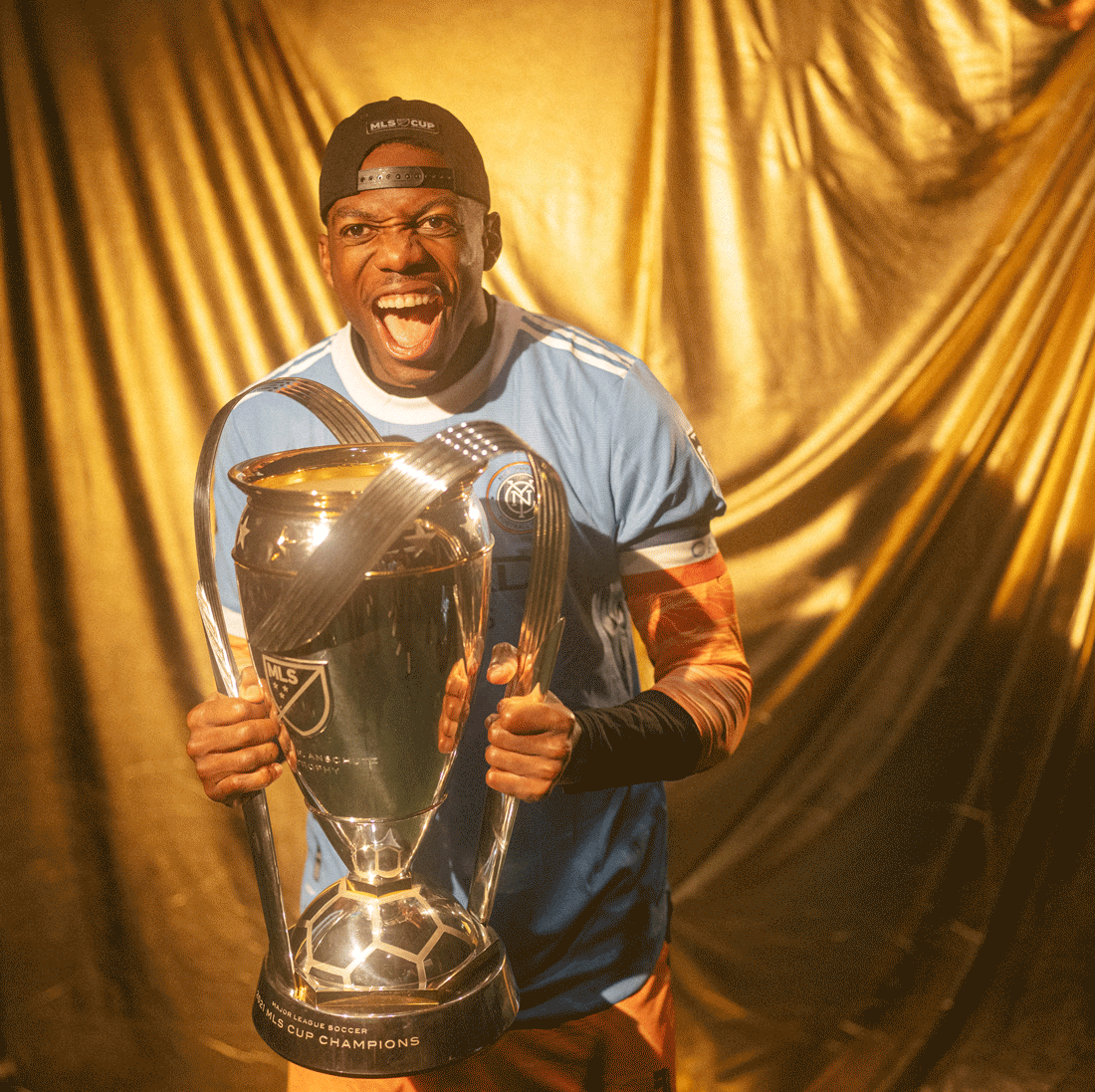 SEAN-JOHNSON-3D-TROPHY.gif