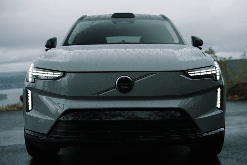 Volvo-Wink-Animation-Stabilized.gif