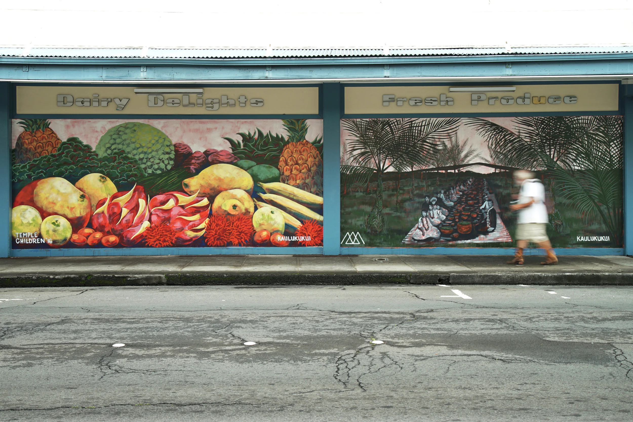 MURAL BY KAI'ILI KA'ULUKUKUI ( @ARTWORKOFKAI ) AT DOWNTOWN KTA ON KEAWE STREET. 