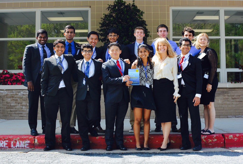 2015–2016 Blue Ocean Competition Committee w/ Professor Renee Mauborgne