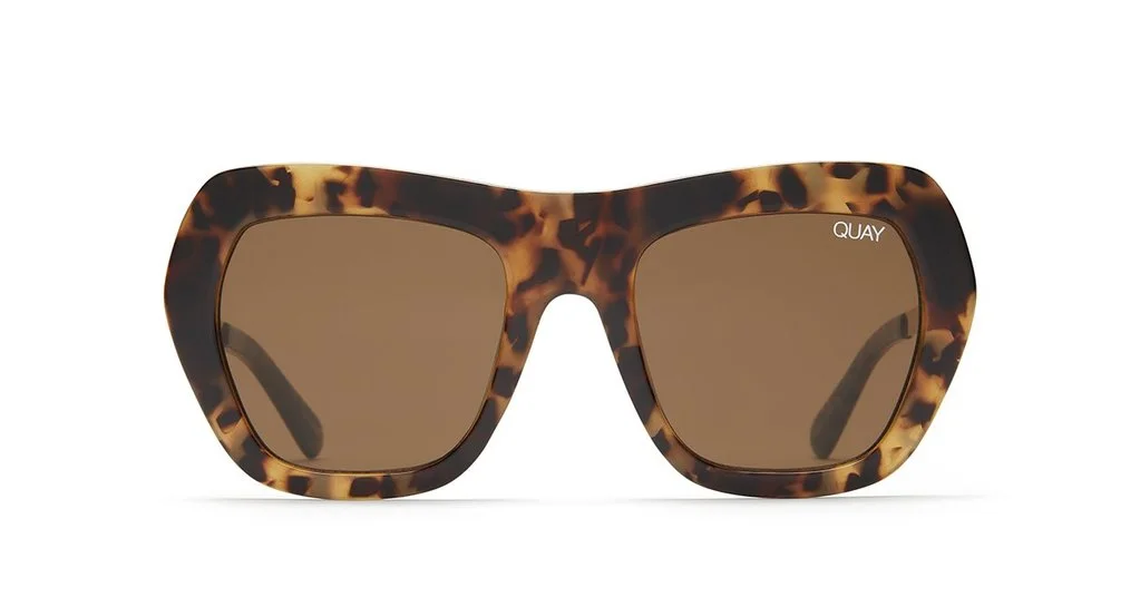 QUAY_COMMON_LOVE_TORT_SMOKE_FRONT_1024x1024.jpg