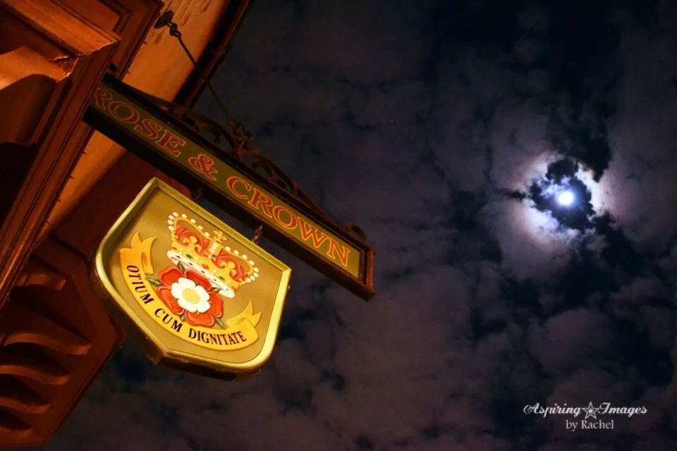 Rose_and_Crown_Moon-web
