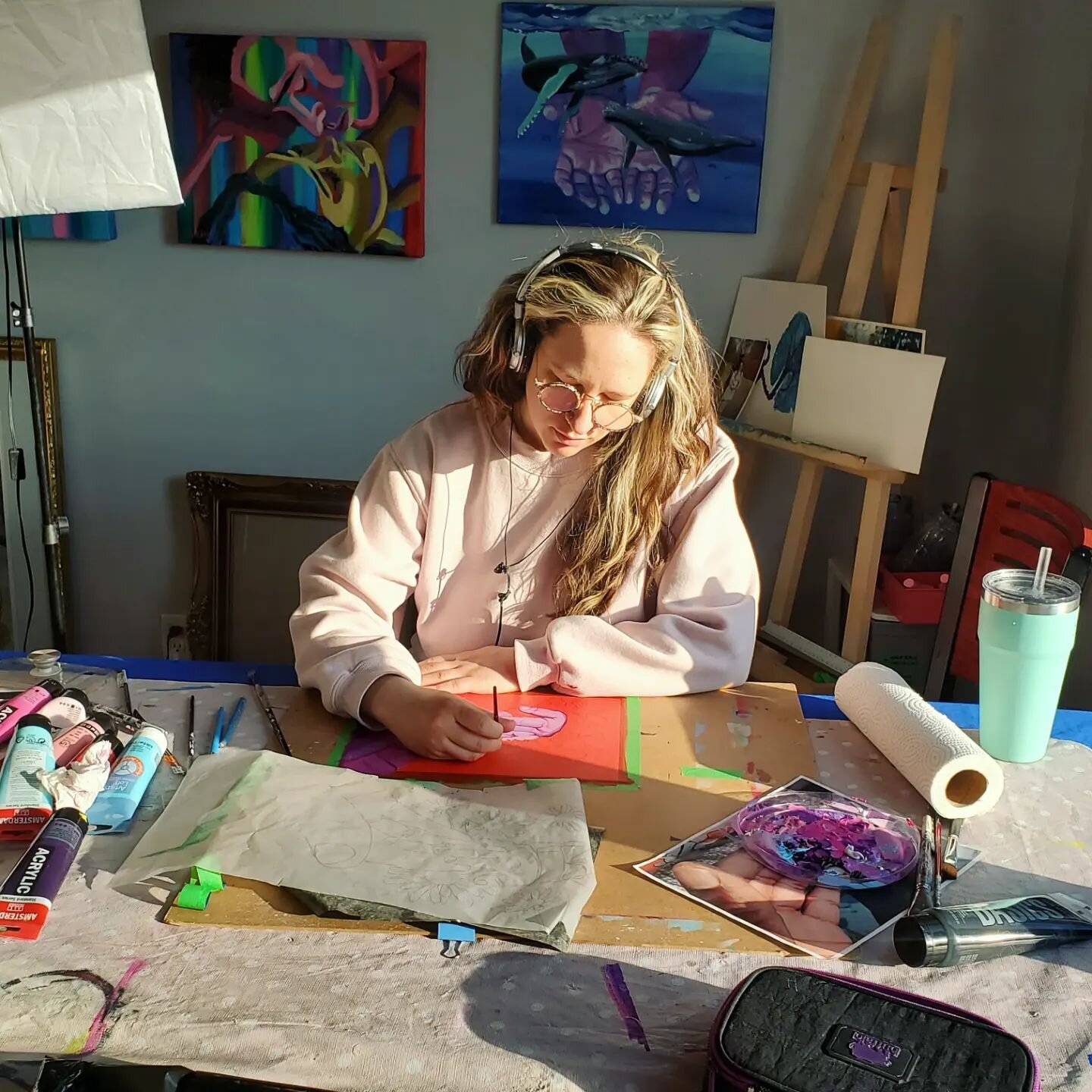 Messy hair, no make up, pajamas on. These days sometimes those early morning and late night sessions are all I have. It sure is beautiful to watch the sun bow across the sky and light my studio warmly. Even though this is my only time to paint l, it 