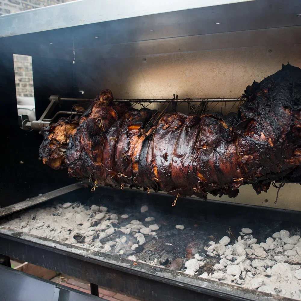 scm_pigroast_072615_004.webp