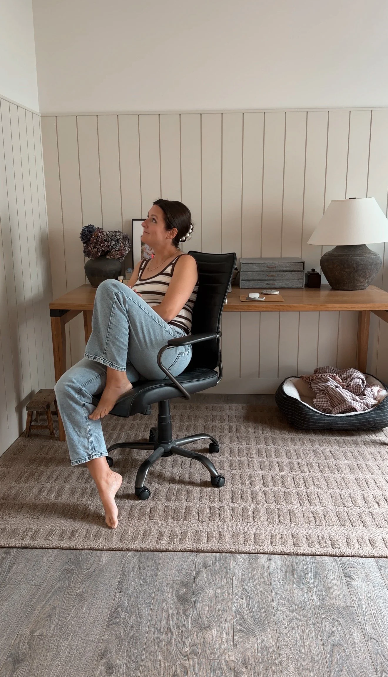 Chris Loves Julia x Loloi Bradley Cocoa Cocoa brown rug in a modern organic home office